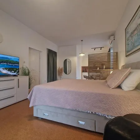Modern And Cozy 2 Min From The Sea And Center Turanj