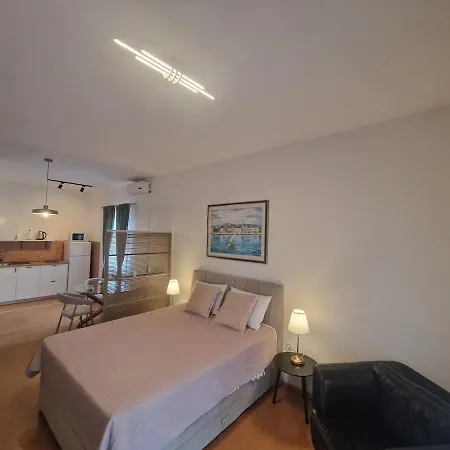 Appartement Modern And Cozy 2 Min From The Sea And Center Turanj