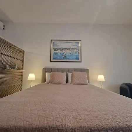 Modern And Cozy 2 Min From The Sea And Center Turanj