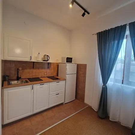 Modern And Cozy 2 Min From The Sea And Center Turanj