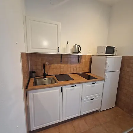 Modern And Cozy 2 Min From The Sea And Center Appartement Turanj