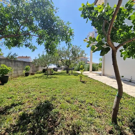 Modern And Cozy 2 Min From The Sea And Center Appartement Turanj