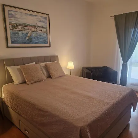 Modern And Cozy 2 Min From The Sea And Center Turanj