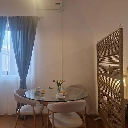 Apartamento Modern And Cozy 2 Min From The Sea And Center Turanj